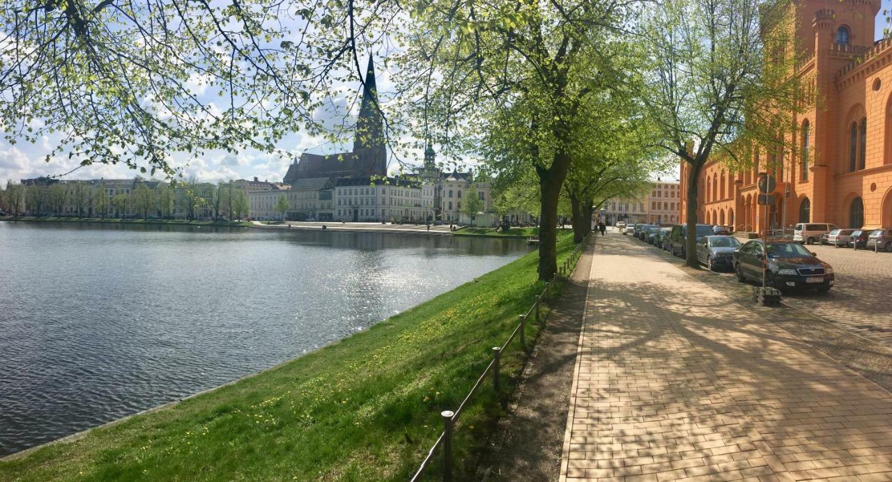 Schwerin Apartment Am Pfaffenteich Ngoại thất bức ảnh