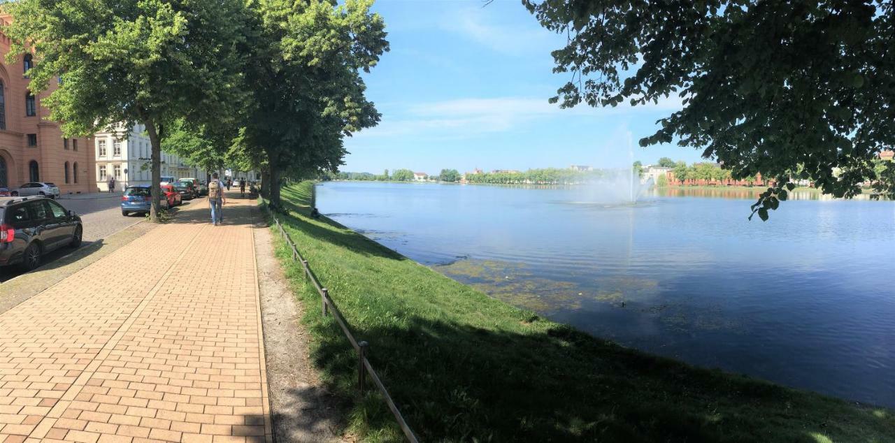 Schwerin Apartment Am Pfaffenteich Ngoại thất bức ảnh